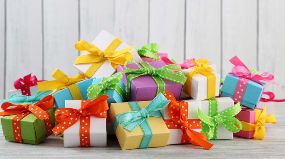 Top 5 Strategies for Navigating the Pressure of Gift Giving